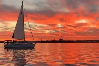 Experiencia de lujo al atardecer en la bahía de San Diego - Grupo pequeño Experiencia de lujo al atardecer en la bahía de San Diego - Grupo pequeño