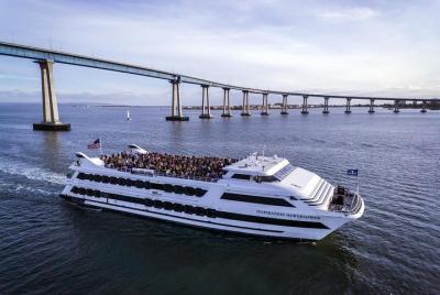 Crucero al atardecer con vistas y sorbos de San Diego Crucero al atardecer con vistas y sorbos de San Diego