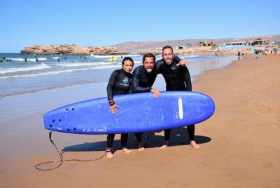 Aprende a surfear en Tamraght con el instructor de surf local