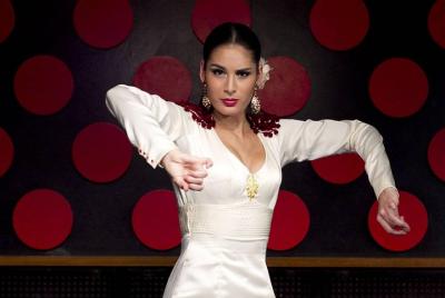 Recorrido privado a pie para ir de tapas por el casco antiguo de Barcelona y espectáculo flamenco