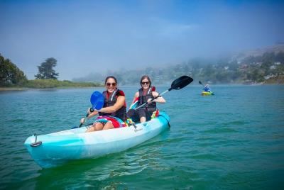 Tour de kayak por el río ruso en la hermosa costa de Sonoma Tour de kayak por el río ruso en la hermosa costa de Sonoma