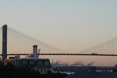 Recorrido por el bar de Savannah por el puente