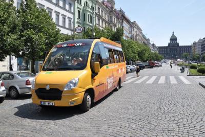 Praga: Hop On - Hop Off Tour