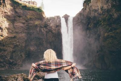 Woodinville Wine & Snoqualmie Falls: tour todo incluido para grupos pequeños desde Seattle