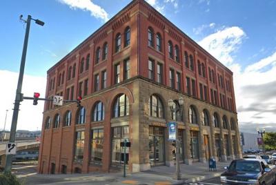 Búsqueda del tesoro de Tacoma: luces brillantes, vidrio grande