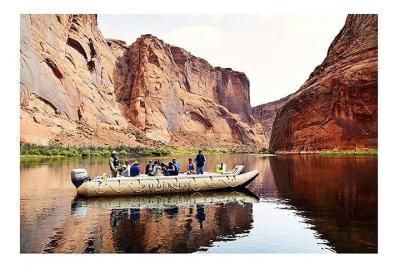 Viaje en flotador para grupos pequeños en aguas tranquilas del río Colorado desde Sedona o Flagstaff