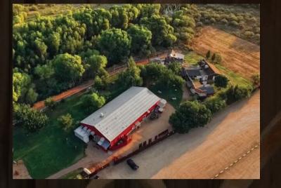 Chuck Wagon Supper & Western Stage Show en Blazin 'M Ranch Ticket