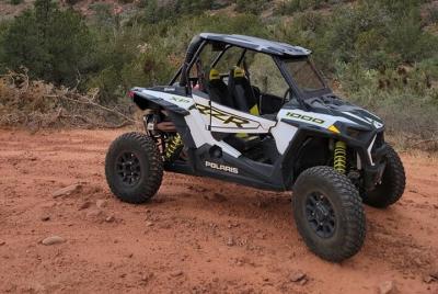 Alquiler de medio día Polaris RZR 2 plazas