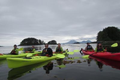 Media jornada de Sitka Sound Paddle & Cruise