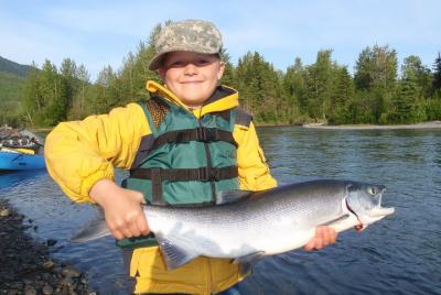 Excursión de pesca guiada por el río Kenai superior durante todo el día