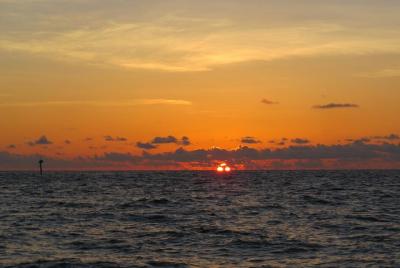 Crucero al atardecer sobre el golfo de México Crucero al atardecer sobre el golfo de México