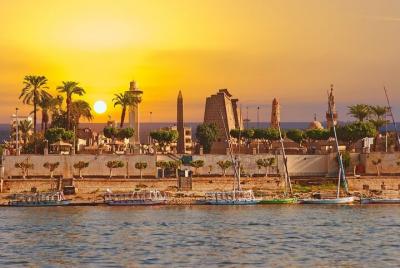 Crucero de 4 noches por Luxor, Asuán, Abu Simbel, globo y excursi Crucero de 4 noches por Luxor, Asuán, Abu Simbel, globo y excursi