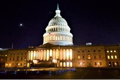 Tour de Washington DC por la noche con 9-13 pasajeros