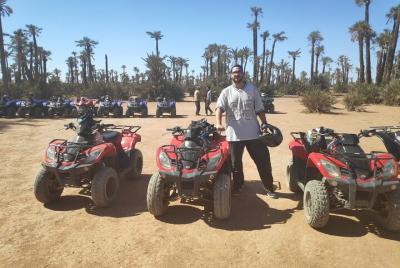 Desierto de Marrakech y palmeral en quad Desierto de Marrakech y palmeral en quad