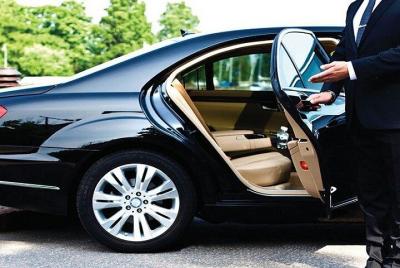 Traslado de Marrakech al aeropuerto de Marrakech o desde el aeropuerto de Marrakech a la ciudad.