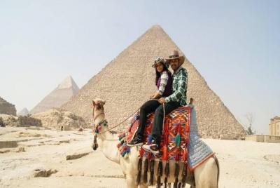 Excursión de un día a las pirámides de Giza por camello