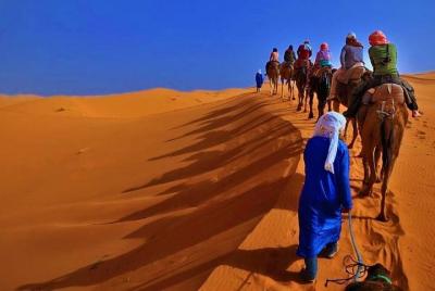 El viaje de 3 días a partir de Marrakech termina en Fez a través del desierto del Sahara (Merzouga)