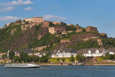 Excursión de un día a Koblenz desde Frankfurt: fortaleza Ehrenbreitstein, teleférico del Valle del Rin y cena al estilo alemán Excursión de un día a Koblenz desde Frankfurt: fortaleza Ehrenbreitstein, teleférico del Valle del Rin y cena al estilo alemán