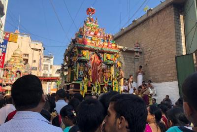 Ajetreo y bullicio de Bengaluru - Tour guiado de medio día a pie
