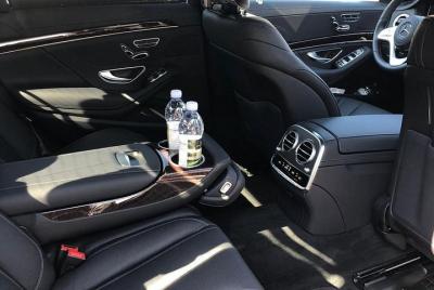 Aeropuerto de Barcelona (BNC) a Port Aventura / Salou - Traslado de ida y vuelta en coche privado