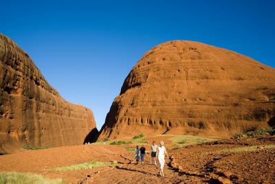Excursión para grupos pequeños a Kata Tjuta por la tarde