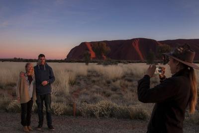 Lo más destacado de Uluru al amanecer con desayuno incluido