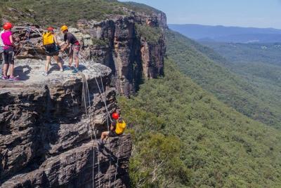 Aventura de rappel de medio día en pequeños grupos desde Katoomba