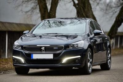 Traslado privado entre los alquileres de Airbnb al aeropuerto ORLY.