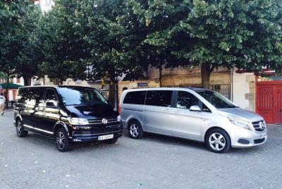 Traslado de ida y vuelta desde los aeropuertos Charles de Gaulle u Orly a Disneyland París