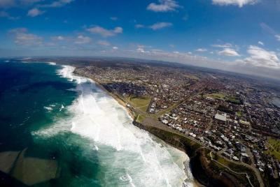 Costa y viñedo Vuelo desde el valle de Hunter