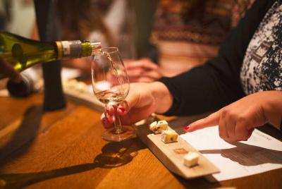 Tour privado de Hunter Valley que incluye vino, chocolate, queso, vodka, degustación de ginebra