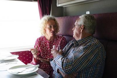 El tren Q - Primera clase para 10 - Almuerzo (Salida de Queenscliff) - Vapor