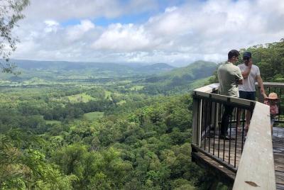 Sunshine Coast Scenic Food & Wine Tour Inc. Almuerzo, queso, vino y chocolate Sunshine Coast Scenic Food & Wine Tour Inc. Almuerzo, queso, vino y chocolate