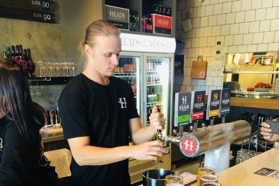 Sunshine Coast Noosa Beer Tour Inc. Almuerzo y pala de degustación (mínimo 6 adultos) Sunshine Coast Noosa Beer Tour Inc. Almuerzo y pala de degustación (mínimo 6 adultos)