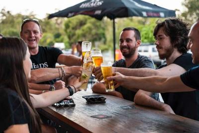 Recorrido por las mejores cervecerías de Noosa con almuerzo y recorrido entre bastidores (mínimo 6 adultos) Recorrido por las mejores cervecerías de Noosa con almuerzo y recorrido entre bastidores (mínimo 6 adultos)