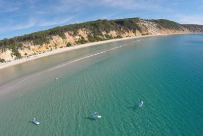 Viaje de un día a Stand Up Paddle 4WD desde Noosa, que incluye Great Beach Drive Experience Viaje de un día a Stand Up Paddle 4WD desde Noosa, que incluye Great Beach Drive Experience
