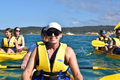 Kayak de 3 horas en Rainbow Beach con delfines y recorrido por la playa en 4x4 Kayak de 3 horas en Rainbow Beach con delfines y recorrido por la playa en 4x4