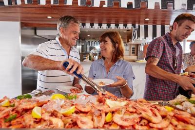 Almuerzo Crucero Buffet en la Costa Dorada Almuerzo Crucero Buffet en la Costa Dorada