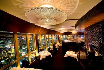 Restaurante 360 Bar and Dining de la Sydney Tower Restaurante 360 Bar and Dining de la Sydney Tower