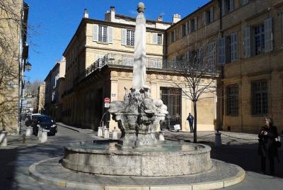 Tour privado de Aix-en-Provence y Marsella desde Arles