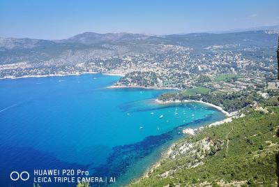 Excursión a la costa de Arles: Tour privado de día completo de Aix en Provence, Cap Canaille y Cassis