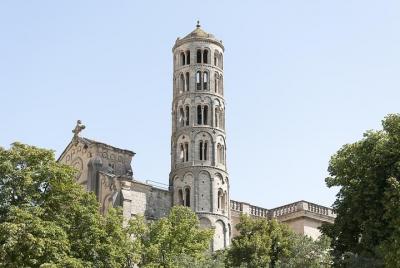 Excursión de un día en pequeños grupos romanos desde Aviñón, incluidos Nîmes y Uzès Excursión de un día en pequeños grupos romanos desde Aviñón, incluidos Nîmes y Uzès