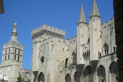 Excursión a la costa de Marsella: Avignon y Chateauneuf du Pape Wine Tour Excursión a la costa de Marsella: Avignon y Chateauneuf du Pape Wine Tour