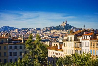 Tour privado: Excursión de un día a Marsella y Aix-en-Provence desde Aviñón Tour privado: Excursión de un día a Marsella y Aix-en-Provence desde Aviñón