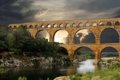 Excursión privada PRIVADA de todo el día por las aldeas y monumentos históricos de Aviñón desde Aviñón Excursión privada PRIVADA de todo el día por las aldeas y monumentos históricos de Aviñón desde Aviñón