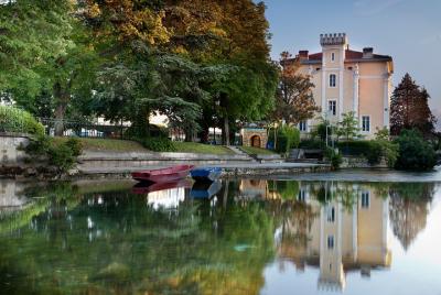 Tour privado de Provenza: Fontaine de Vaucluse e Isle sur Sorgue Tour privado de Provenza: Fontaine de Vaucluse e Isle sur Sorgue