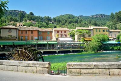Tour privado en medio día desde avignon. Tour privado en medio día desde avignon.