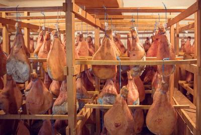 Visita guiada al jamón Saloir en Bayona con degustación Visita guiada al jamón Saloir en Bayona con degustación