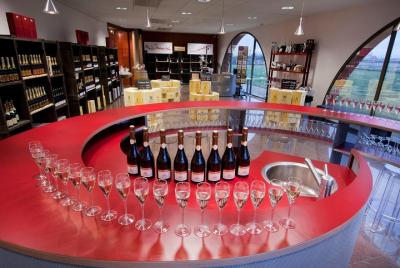 Cata de vinos espumosos de 2 horas y visita en Beaune Cata de vinos espumosos de 2 horas y visita en Beaune
