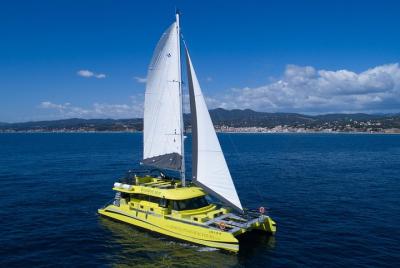 MÚSICA Y BAILE CON ATARDECER en un barco ecológico